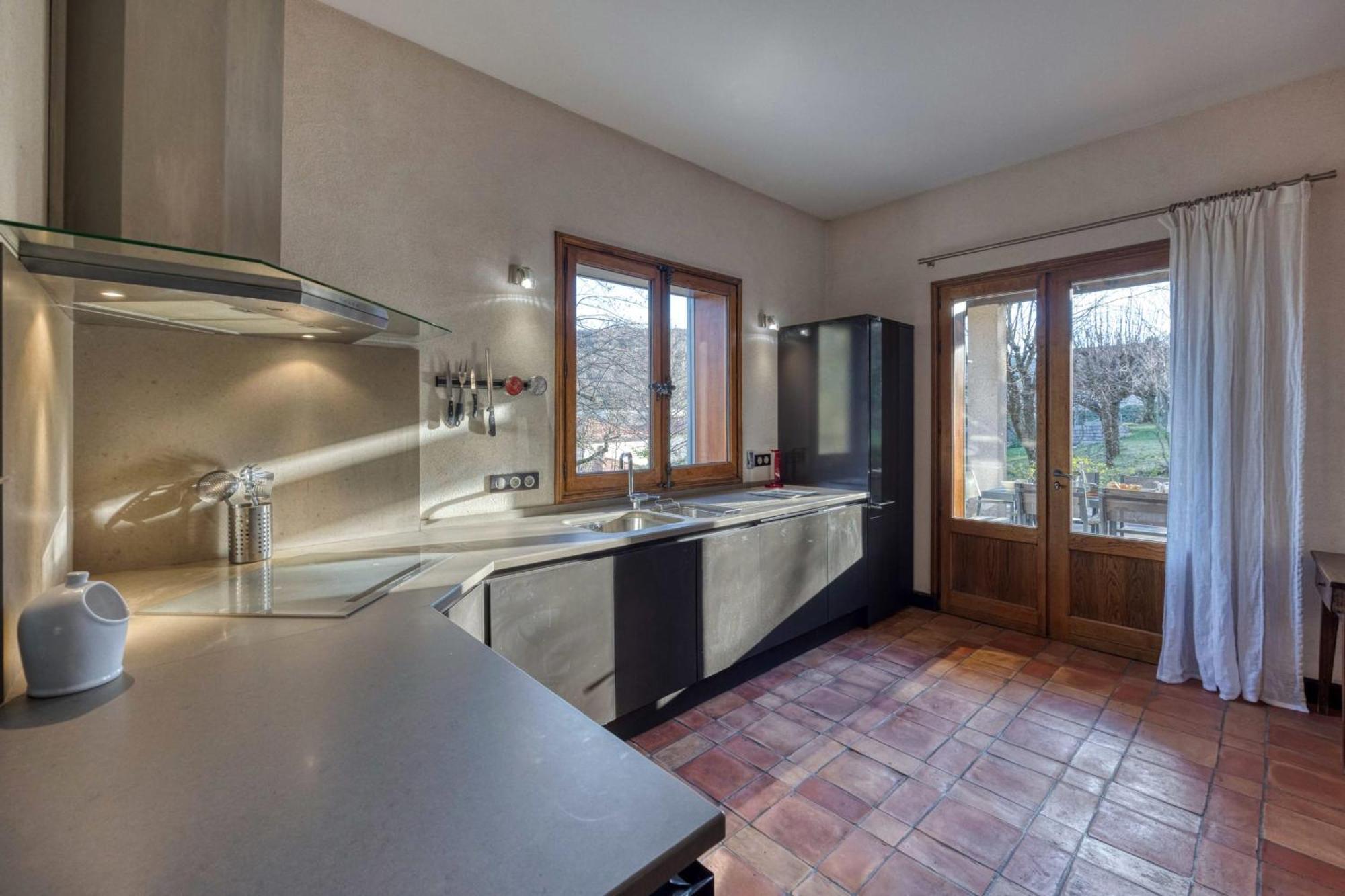 #Hp La Maison Des Lilas Large Family House Sleeps 12 Garden Seyssinet Exterior foto